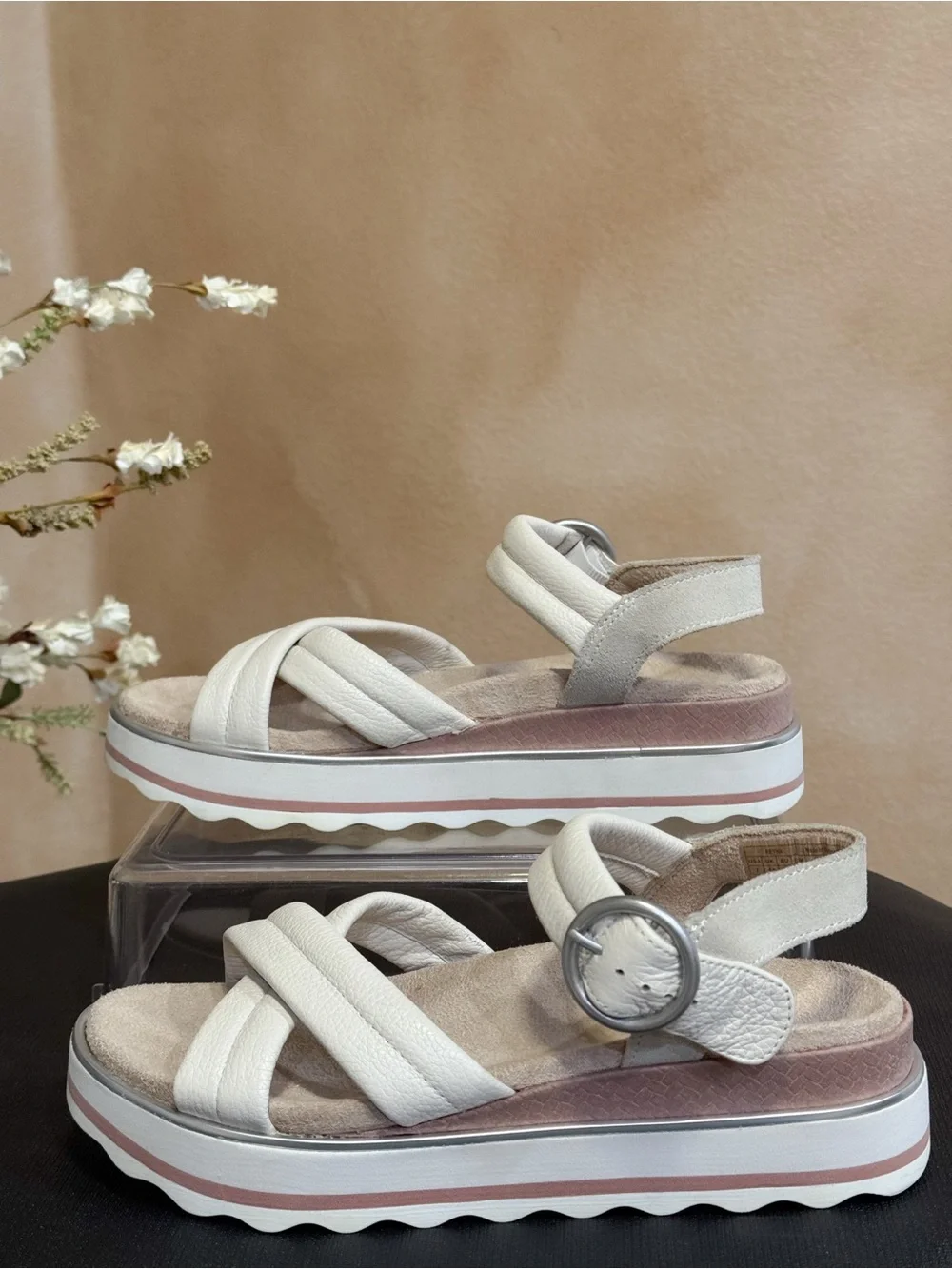 Vionic Women's Reyna Sandals In Cream